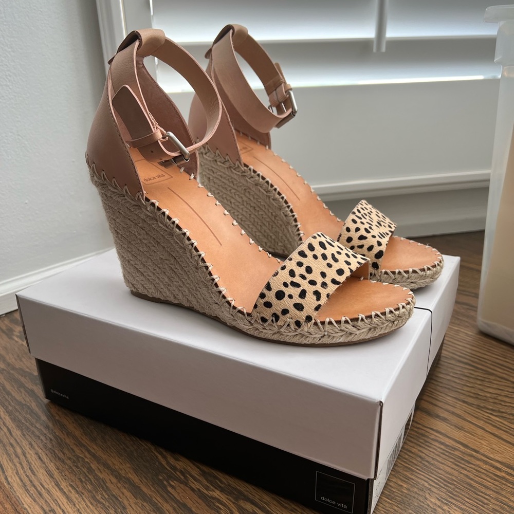 Dolce Vita Noor wedge sandal leopard size 10